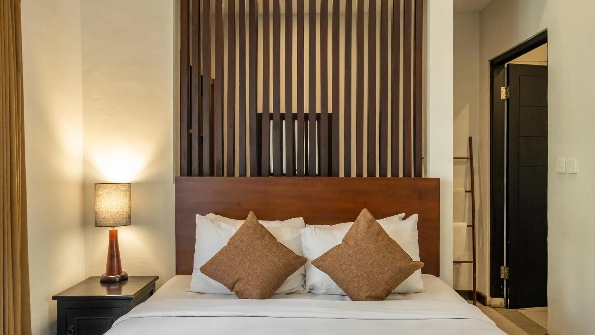 Kisaraa Villa Kerobokan  0*, Kerobokan (Bali)