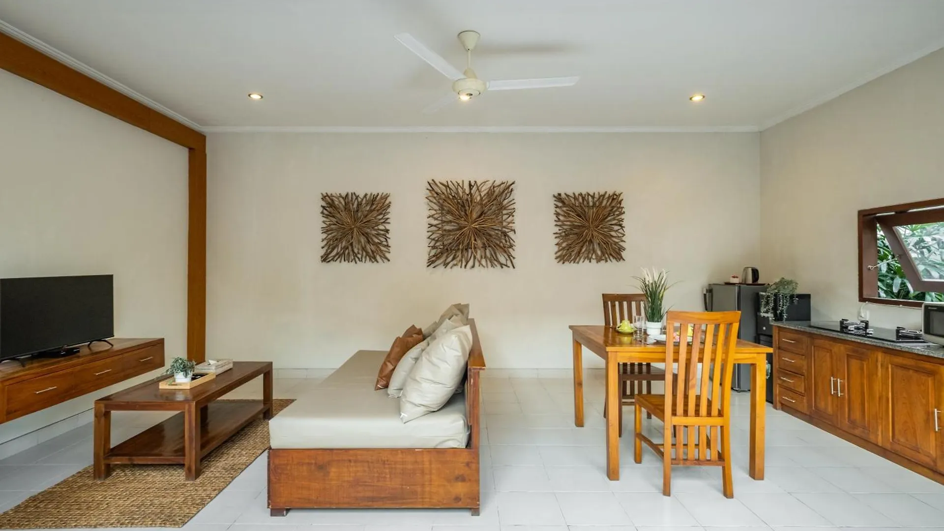 Kisaraa Villa Kerobokan  Indonesia