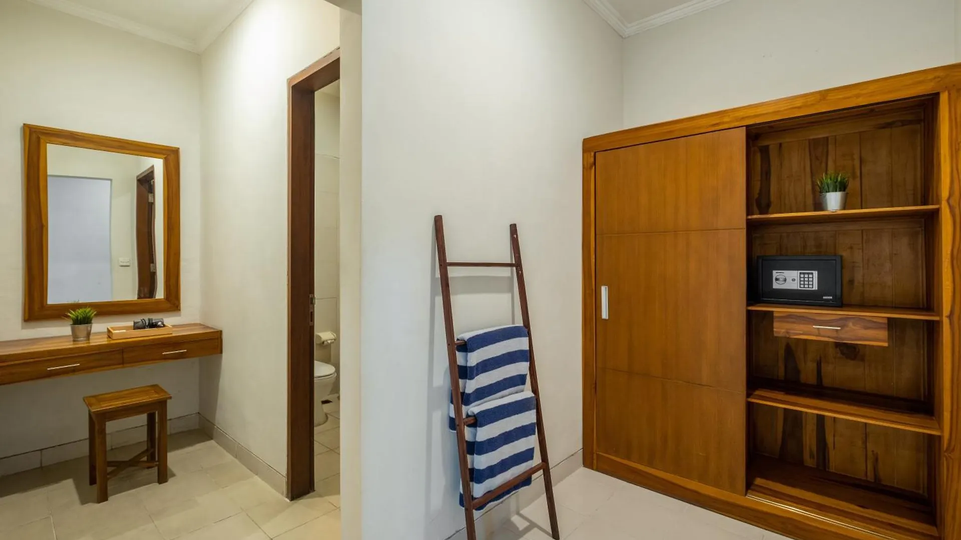 Kisaraa Villa Kerobokan  0*, Kerobokan (Bali) Indonesia