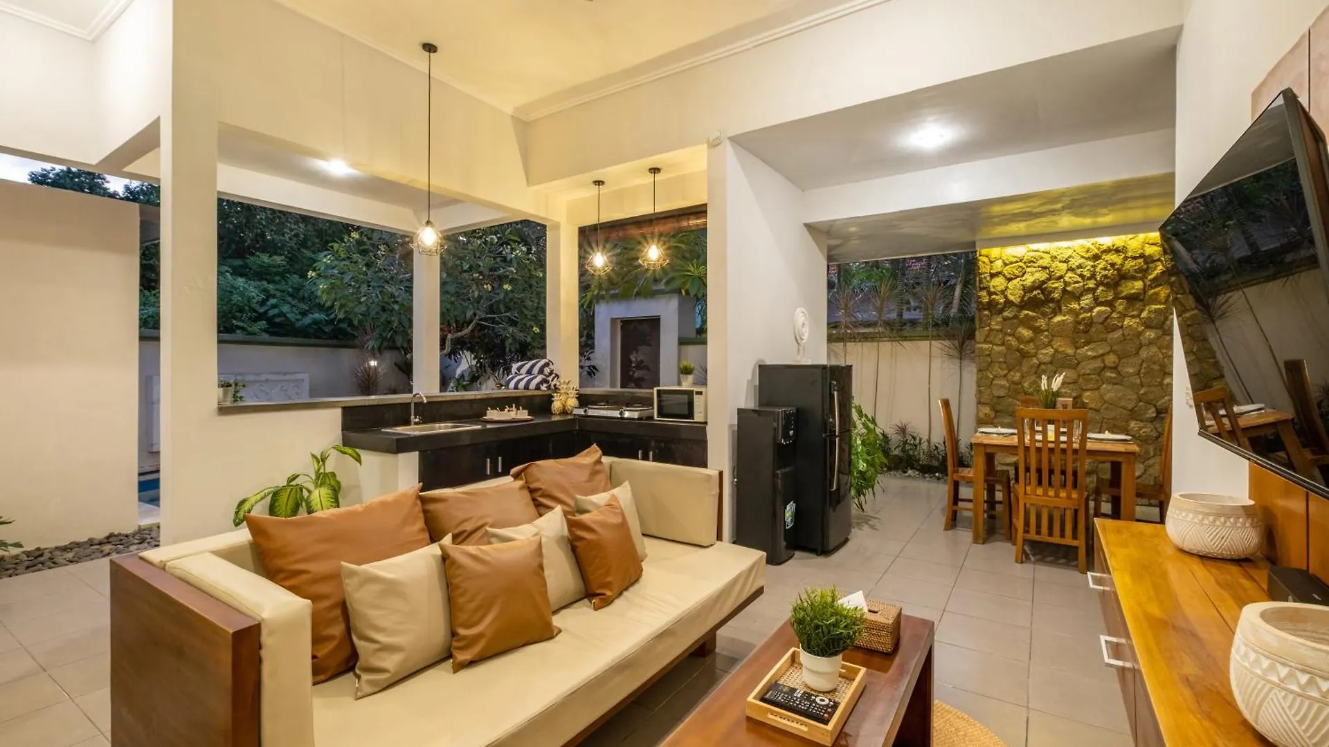 Kisaraa Villa Kerobokan  0*, Kerobokan (Bali)