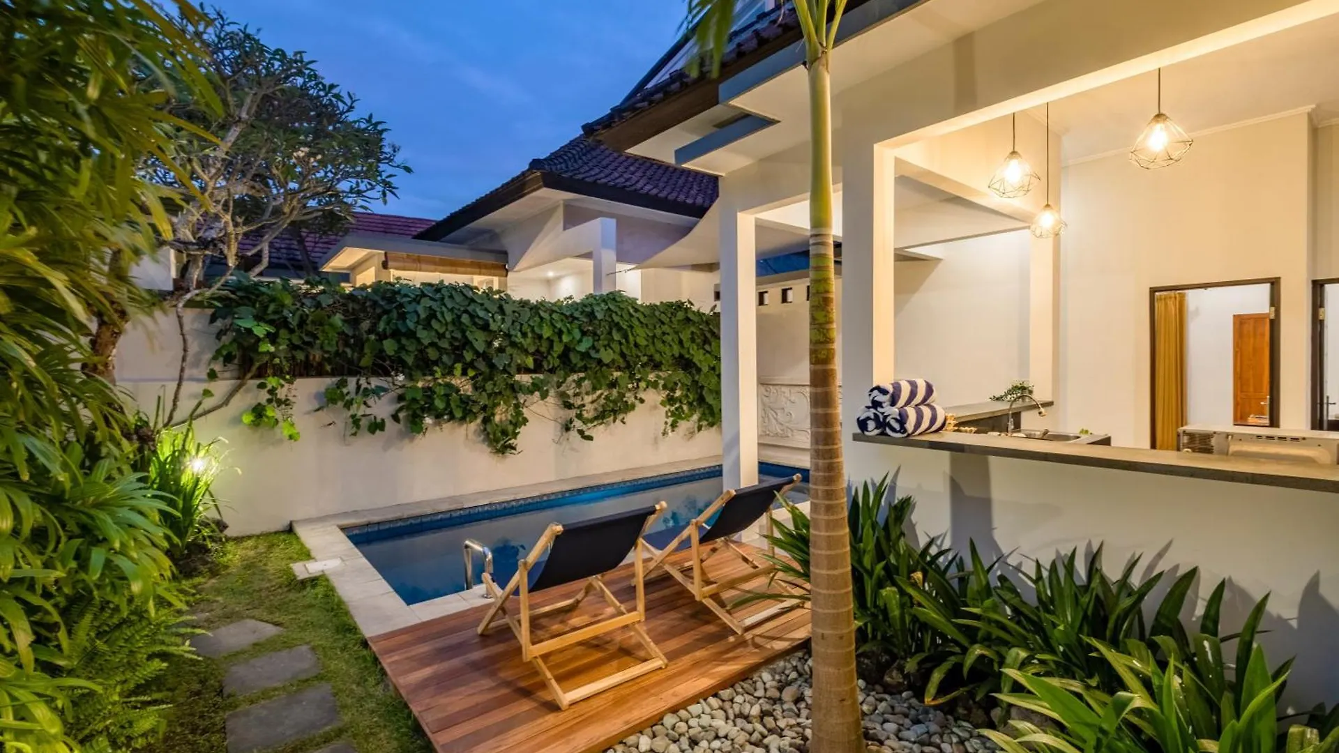 Kisaraa Villa Kerobokan  0*, Kerobokan (Bali)